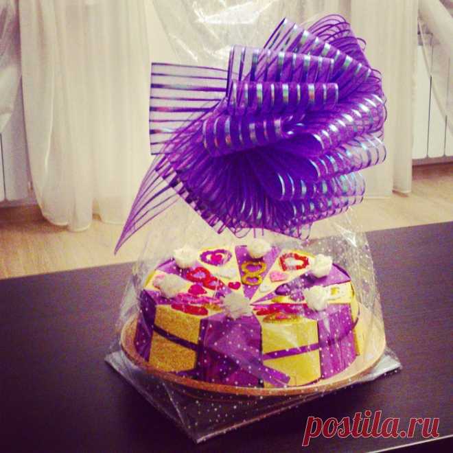 Подарок молодоженам: торт с пожеланиями своими руками!