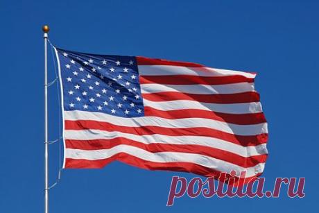 Назван срок наступления рецессии в экономике США. США в следующие 12 месяцев могут столкнуться с рецессией и ростом безработицы. Об этом сообщает The Wall Street Journal (WSJ). Отмечается, что экономический спад в указанном периоде наступит в Соединенных Штатах с вероятностью в 63 процента, хотя с июля 2020 года этот показатель никогда не превышал 50 процентов.