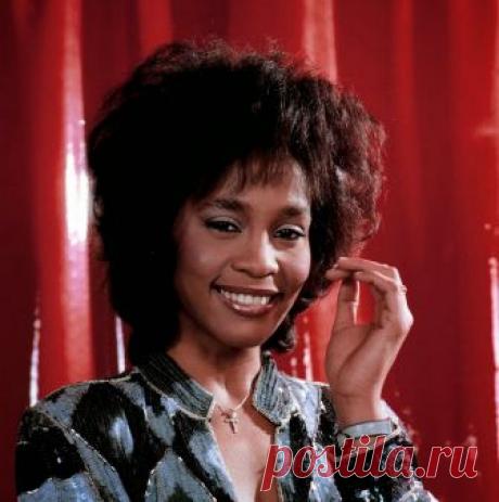 Уитни Хьюстон (Whitney Houston) в фотосессии Нила Мэтьюса (Neil Mathews) (1986).