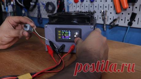 Регулируемый блок питания с программируемыми параметрами В этой статье мастер-самодельщик расскажет нам, как он сделал блок питания в корпусе старого компьютерного блока питания формата ATX. Устройство не дешевое, около 60$, но это дешевле, чем купить готовое устройство.Технические характеристики устройства следующие:Мощность - 160 ВтПитание - 100-240 В