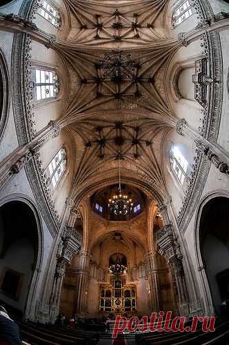 Monasterio de San Juan de los Reyes in Toledo, Spain
flickr от Hussain Shah. | Márgara приколол(а) это к доске Monasterios