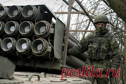 Во Франции заявили о переходе ВС России к новой стратегии. Вооруженные силы (ВС) России перешли на новую стратегию в зоне проведения специальной военной операции (СВО). «Русские вернули себе инициативу. Они способны "мучить" соперника на поле. Это техника тысячи насечек. Цель — обескровить украинцев, чтобы ослабить их резервы», — заявил эксперт.
