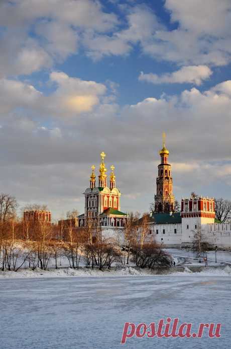 Апрель у Новодевичьего