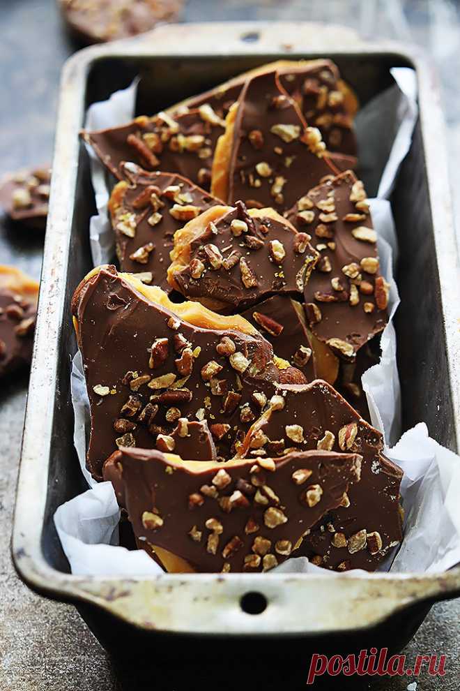 Easy Homemade English Toffee | Creme De La Crumb Easy homemade English toffee with crunchy almonds and creamy chocolate!