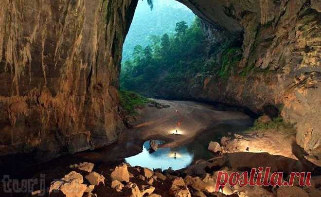 Вьетнам: Пещера Hang Son Doong - тропический лес в чертогах горной реки