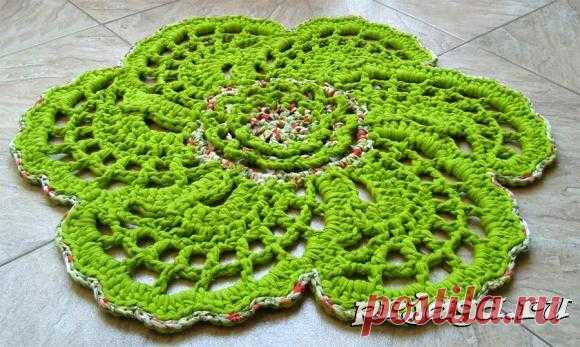 Коврики и сидушки спицами или крючком – большой выбор!