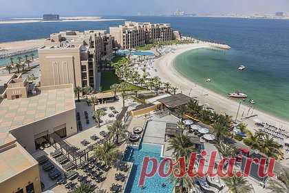 Россияне массово устремились в один мусульманский город. Российские туристы массово устремились в эмират Рас-эль-Хайма и одноименный город ОАЭ. Отмечается, что в 2023 году мусульманский курорт принял на 80,8 процента больше россиян, чем в 2022-м. В общей сложности в прошлом году Рас-эль-Хайму посетили свыше 1,2 миллиона отечественных путешественников.