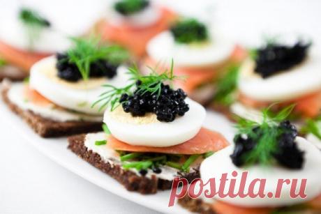 Замечательные идеи закусок на новогодний стол 

Лучшие холодные закуски!




Приготовьте на праздничный стол эти замечательные закуски на Новый год: ТОП-8 рецептов

Канапе с бужениной и огурцами

Ингредиенты:
Белый тостовый хлеб — 10 ломтиковКусо…