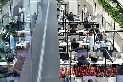 СПБ Биржа объявила о смене гендиректора. СПБ Биржа, ранее попавшая под санкции США, решила сменить гендиректора. Теперь биржу вместо Романа Горюнова возглавит его заместитель Евгений Сердюков. Горюнов был главой биржи с 2021 года, на должность он вступил перед первым публичным размещением (IPO) компании. Сердюков же уже был главой СПБ Биржи с 2012 года.