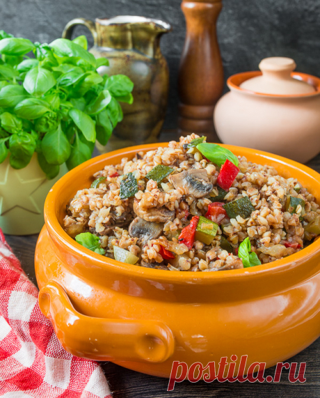 Кулинарный практикум. Как правильно варить крупу - Вкусный Блог Я регулярно получаю вопросы о том, как правильно варить рис, гречку, перловку и другие крупы. В этом посте я решила собрать воедино всю информацию по времени варки, пропорциям с жидкостью и некоторым лайфхакам. Подготовка Перловку, гречку и пшено обязательно перебираем. В крупе часто попадается мусор, неочищенные зерна, камешки (которые с…