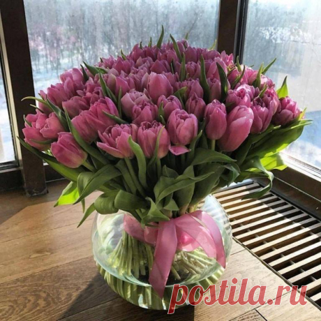 Բարի առավոտ...🌞

Բարի առավոտ, բարի առավոտ, -
Ասում են իրար ծանոթ - անծանոթ,
Ես էլ եմ ասում՝ բարի առավոտ,
Հեռու և մոտ, հայրենիքին կարոտ,
Իմ լավ ընկերներ՝ ծանոթ - անծանոթ...
Մեզ շատ քիչ բան է հարկավոր, -
Մի ժպիտ միայն, մի հայացք բարի,
Մի բաժակ մաքուր ջուր աղբյուրի,
Մի սիրտ, մի կարոտ և մի խոսք միայն.
- Բարի առավոտ...❤