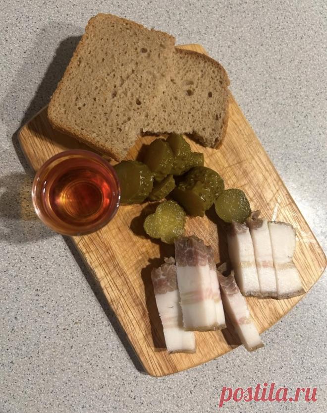 Мнение врачей: почему при диабете стоит отказаться от хлеба, сала и соленого огурца | Игорь Ботоговский | Дзен