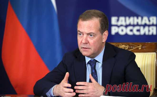 Медведев увидел параллели между спецоперацией и гражданской войной в США. Зампред Совбеза Дмитрий Медведев увидел «мрачные параллели» между Гражданской войной в США 1861–1865 годов и сегодняшним днем.