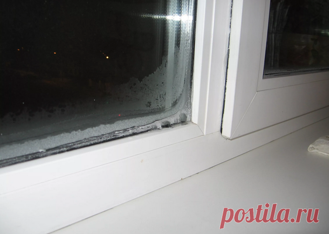 Чтобы с окон не тянуло сковзянком, использую простой крахмал, которым закупориваю все щели. Подлеюсь своим рецептом | Настолочка | Яндекс Дзен