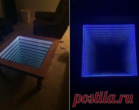 Столик бесконечности из зеркал и подсветки.