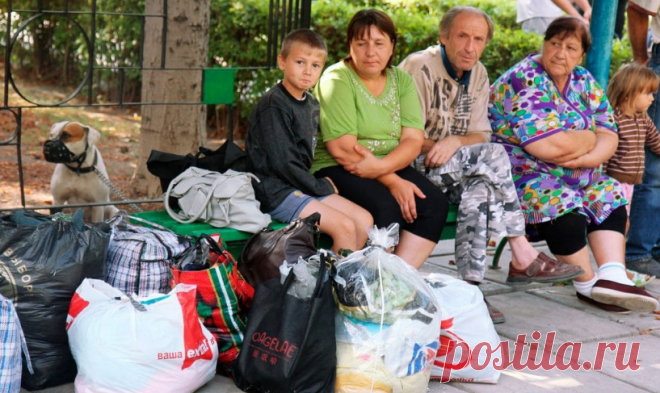 Вынужденный переселенец. Кто это? Здравствуйте, уважаемые граждане России.Я тут недавно попыталась рассказать вам о беженцах https://www. youtube.com/watch?v=CsP4K2tIv3Y&feature=youtu.be. К сожалению, в ролике не хватило места, чтобы рассказать подробно. Поэтому я хочу сегодня поделиться своими размышлениями на эту тему и рассказать, кто такие вынужденные переселенцы.