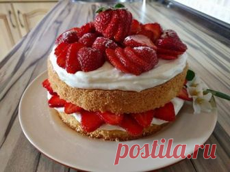 Вика Копытко - #бісквіт #бісквіт_з_полуницею Усім привіт, пора...
