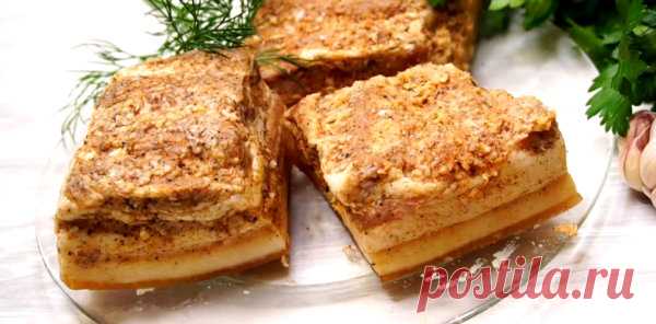 Приспособилась готовить САЛО в пакете: вкуснее ЧЕМ в рассоле и посуда НЕ нужна,
 БЕЗ варки, жарки и переворачивания (делюсь рецептом).
В итоге сало получается настолько вкусным, что сложно отказаться: мягкое и ароматное. Я сало готовлю разными способами, этот один из них, и находится у меня в списке одним из первых.
Сало в пакете. На подготовку Вам потребуется минут 5 не больше, остальное за Вас все сделает мультиварка.
Рецепт:
Сало -1кг.
Соль -2ст.л.
Чеснок -40гр.
Перец ч...