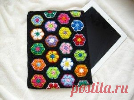 Чехол для планшета крючком из мотивов &quot;африканский цветок&quot;. / kruchcom.ru