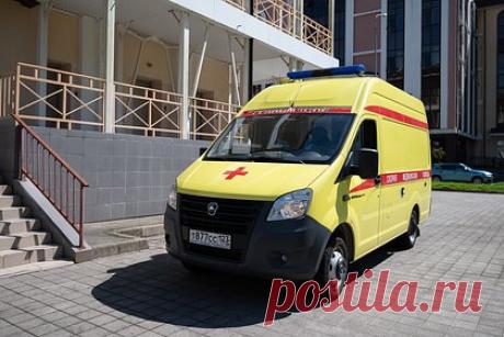 Россиянин поленился спускаться с горы в Туапсе и сымитировал инсульт. Неадекватный турист залет на скалу Киселева в Туапсе и поленился спуститься самостоятельно. Чтобы облегчить себе жизнь, он вызвал спасателей и притворился, что у него инсульт. Во время двухчасовой эвакуации от приставал к членам бригады, а в больнице нахамил врачам и медсестрам.