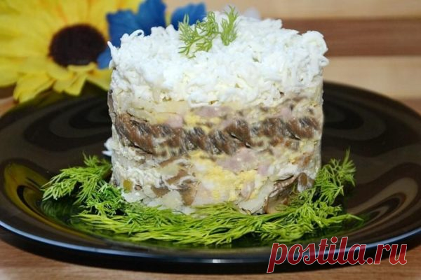 Салат с курицей и грибами: классический простой рецепт с фото