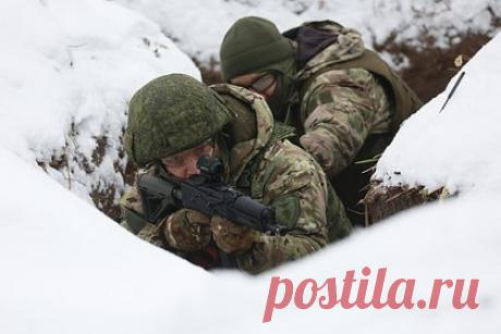 Стало известно об уничтожении 12 украинских диверсантов на границе с Россией. На границе с Белгородской областью уничтожили 12 украинских диверсантов. Об этом стало известно Telegram-каналу Shot. По сведениям издания, также на границе с Россией были подорваны две машины Bradley. Как утверждает Shot, диверсионно-разведывательная группа (ДРГ) подошла со стороны украинской деревни Поповка.