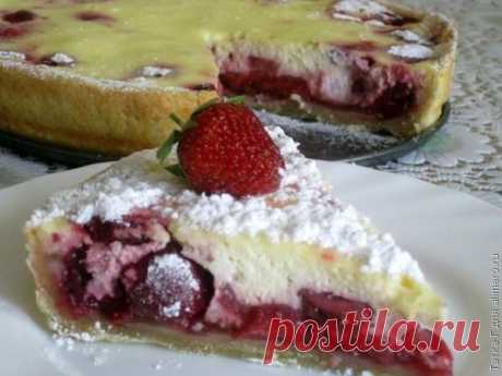 👌 Сметанный пирог с черешней и клубникой, рецепты с фото