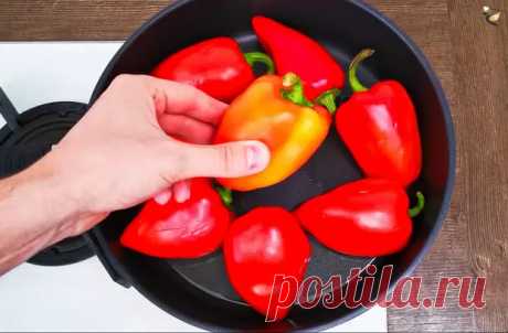 (99+) Всегда жалею, что мало готовлю: рецепт ароматной и очень вкусной закуски перцы «по-сербски» - БУДЕТ ВКУСНО! - медиаплатформа МирТесен Рецепт «Перец "по-сербски"»:
Подготавливаем ингредиенты.
В небольшой кастрюле кипятим воду и отвариваем в ней цветную капусту в течение 5 минут, чтобы она стала чуть мягче.
Затем перекладываем отваренную капусту в дуршлаг и остужаем.
Нарезаем маленькими кубиками морковь, сладкий перец, репчатый лук, чеснок, петрушку, сельдерей.
Измельчаем зелень.
Добавляем…