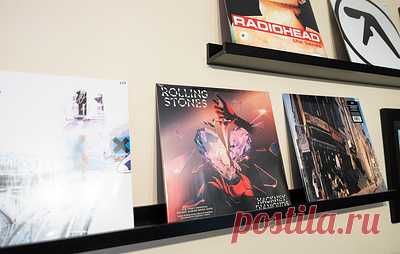 The Rolling Stones выпустила новый студийный альбом. Альбом называется Hackney Diamonds, туда входит 12 треков