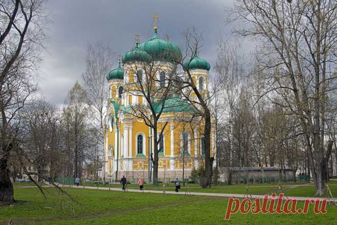 Павловский собор.