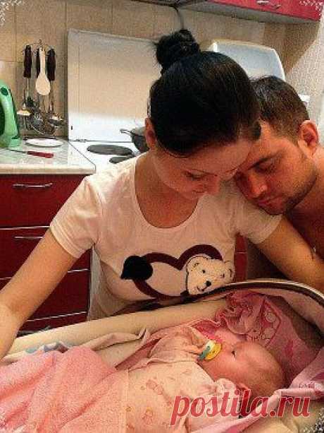 Екатерина Якимец (Непомнящая)
ХОРОШИЙ МУЖ не тот, кто выглядит шикарно... Не тот, кто дверь в машине распахнет... На людях вас царицей проведет... ХОРОШИЙ МУЖ умеет мыть посуду... Детей умеет ночью укачать... Хороший муж не слышит пересудов... Хороший муж покой вам может дать!!!