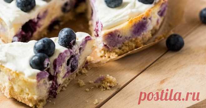 Пирог с черникой - самые вкусные рецепты из разного теста со свежими ягодами или с вареньем. Пирог с черникой - самые вкусные рецепты из разного теста со свежими ягодами или с вареньем.

Хороший вариант вкусной, красивой и полезной выпечки – пирог с черникой. Применять можно любую основу, яго…