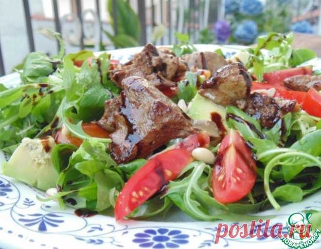 Теплый салат с куриной печенью и овощами – кулинарный рецепт