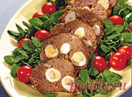 Праздничный рулет с перепелиными яйцами