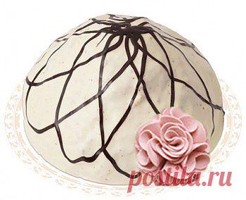 Шоколадный торт без муки с йогуртовой глазурью.