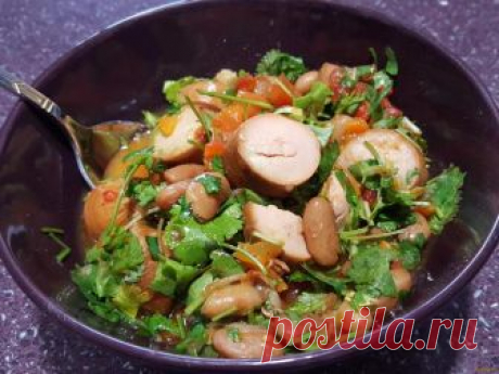 Гювеч с фасолью и копчеными сосисками рецепт с фото Вкусный рецепт приготовления гювеча с фасолью и копчеными сосисками в домашних условиях. Гювеч с фасолью и копчеными сосисками рецепт с фото по шагам
