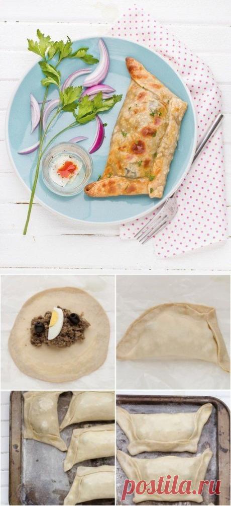 Пирожки с мясом из слоеного теста