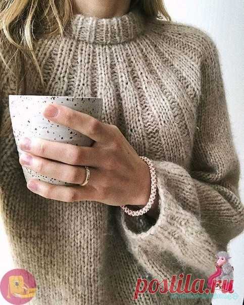 Теплый свитер с круглой кокеткой Вяжется это без выкройки, быстро и очень просто, из обычной толстой пряжи....подбери только свой цвет, и желательно комбинирующийся со всем-всем. И надень его хоть с широкими брюками ( тогда свяжи коротким), хоть с леггинсами ( тогда удлиннить бы - во имя тепла и сугрева, чай, не лето!),...