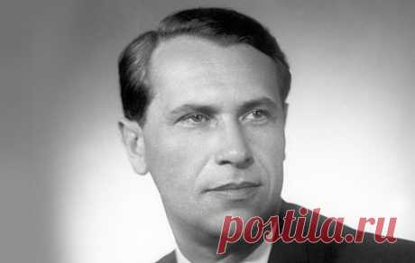 &quot;Жизнь учил не по учебникам&quot;. Как Марк Бернес &quot;организовал&quot; успех и прощание со сценой. Александр Морсин — о главном певце послевоенной советской эстрады и первом исполнителе шлягеров &quot;Темная ночь&quot;, &quot;Шаланды, полные кефали&quot; и &quot;Я люблю тебя, жизнь&quot;, родившемся 110 лет назад