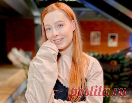 Юлия Савичева поделилась архивными фото и детскими воспоминаниями в день рождения мамы