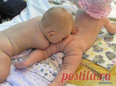 Ты целуй меня
везде, я без
памперсов уже...:D