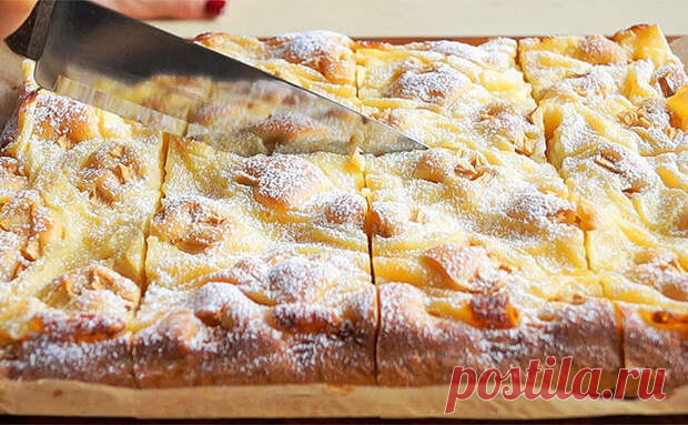 И торта не надо! С яблоками и кремом этот пирог просто бесподобен! - БУДЕТ ВКУСНО! - медиаплатформа МирТесен Очень быстрый, ароматный яблочный пирог с кремовой сеткой с легкостью заменит гораздо более сложные в приготовлении торты, а за счет крема из молока кажется, что пирог состоит только из таящей во рту начинки. Для приготовления теста на пирог нам понадобятся 3 яйца, 150 граммов сахара, 1 пакетик