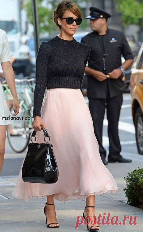 Короткий свитер от Ralph Lauren.