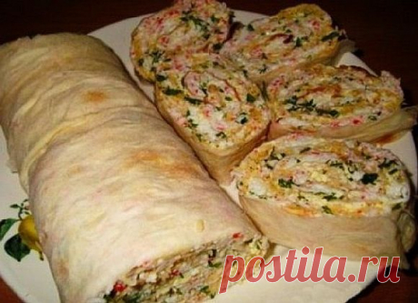Рулет из лаваша с огурцом и крабовыми палочками