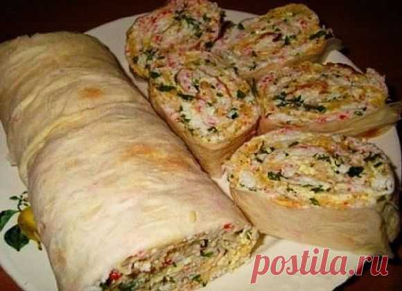 Рулет из лаваша с огурцом и крабовыми палочками