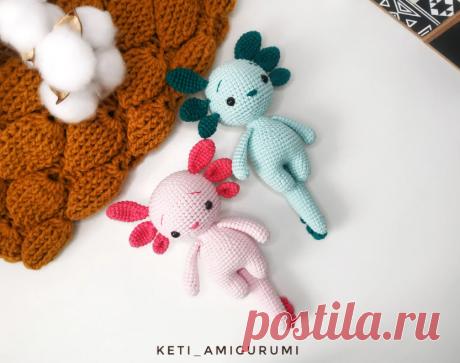 PDF Аксолотль крючком. FREE crochet pattern; Аmigurumi toy patterns. Амигуруми схемы и описания на русском. Вязаные игрушки и поделки своими руками #amimore - аксолотль из обычной пряжи, амфибия.