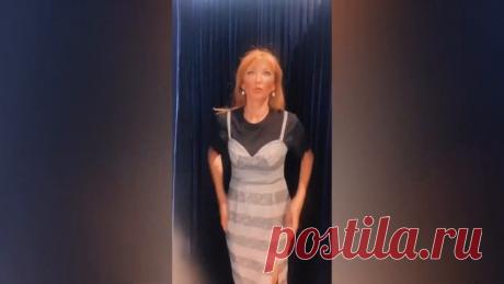 Платье-бюстье на день и вечер! В этом видео я вам расскажу о наших платьях-бюстье из новой коллекции, чем они удобны и не обычны. И также - по традиции покажу как из вечернего платья сделать повседневное, перетянуть цвет и сделать серое платье более ярким! Подписывайтесь на наш инстаграм «Модного Дома Ия Йоц»: @iyayots.official И