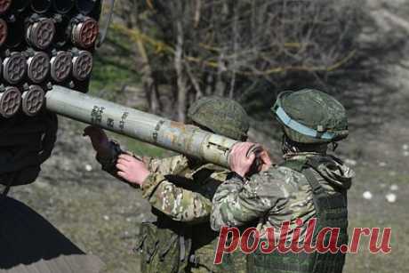 Российские войска пресекли действия украинских диверсантов в ДНР. Российские войска пресекли действия диверсионно-разведывательной группы Вооруженных сил Украины в районе Павловки ДНР. На южнодонецком и запорожском направлениях российские военнослужащие огнем артиллерии группировки войск «Восток» нанесли поражение по подразделениям противника.