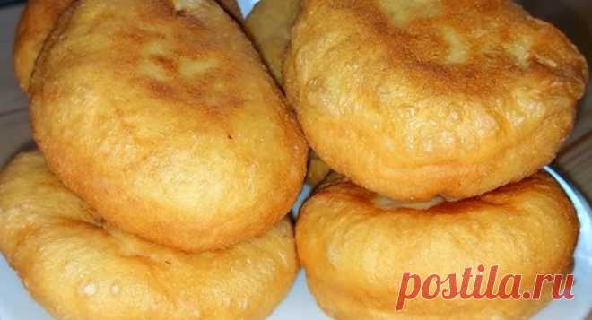 Самые вкусные и сочные беляши. Лучшее тесто: на следующий день даже вкуснее Это один из самых лучших рецептов теста для беляшей и пирожков: тесто получается очень  пышным, мягким, отлично держит форму, не протекает и сочетается с самыми разными начинками. Для приготовления вам потребуются такие ингредиенты: мука, около 480 г; вода теплая, 150 мл; молоко теплое, 100 мл; дрожжи свежие, 15 г или сухие, 1.5 ч.л; яйцо, 1 […]