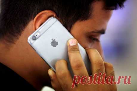 Apple призвала срочно обновить iPhone. Apple призвала пользователей обновить свои iPhone до версии iOS 15. Американская компания перестала предлагать обновление iOS 14.8.1 для смартфонов бренда. Вместо актуального апдейта операционной системы прошлого поколения Apple заявила о необходимости обновлять аппараты до iOS 15, вышедшей осенью 2021 года.